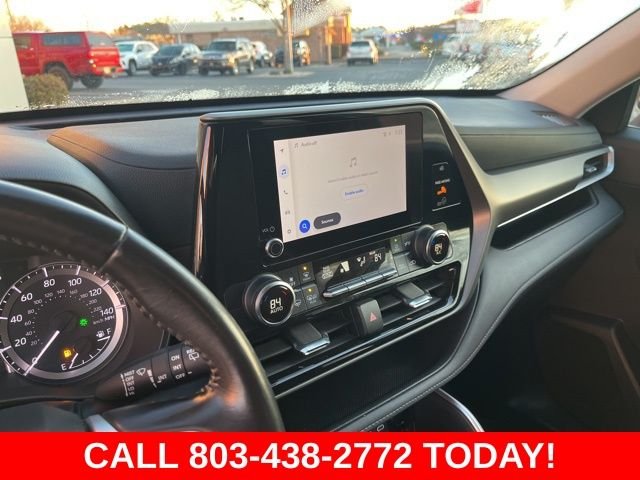 2024 Toyota Highlander LE - Photo 24