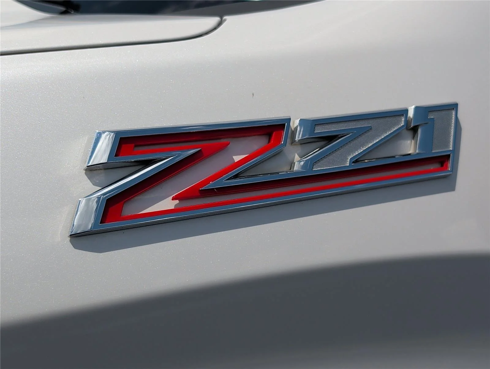 Used 2022 Iridescent Pearl Tricoat Chevrolet RST image 36