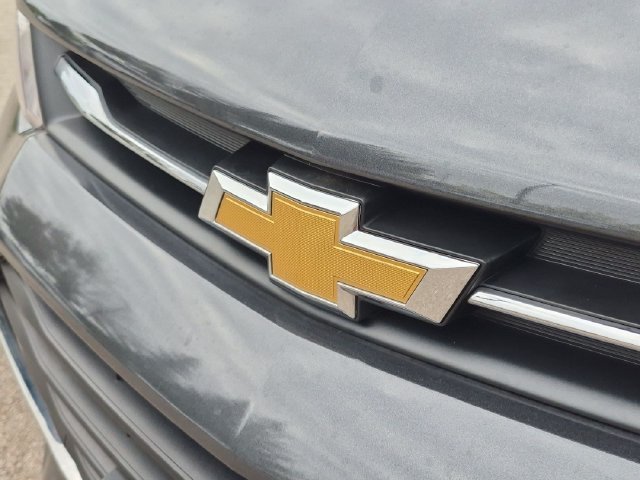 Used 2018 Gray Chevrolet LT image 25