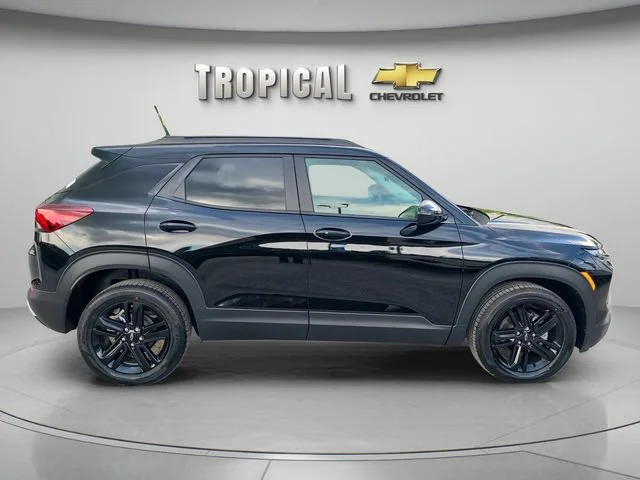 New 2026 Mosaic Black Metallic Chevrolet LT image 6