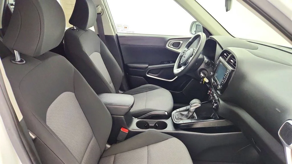 Used 2020 Snow White Pearl Kia LX IVT image 23