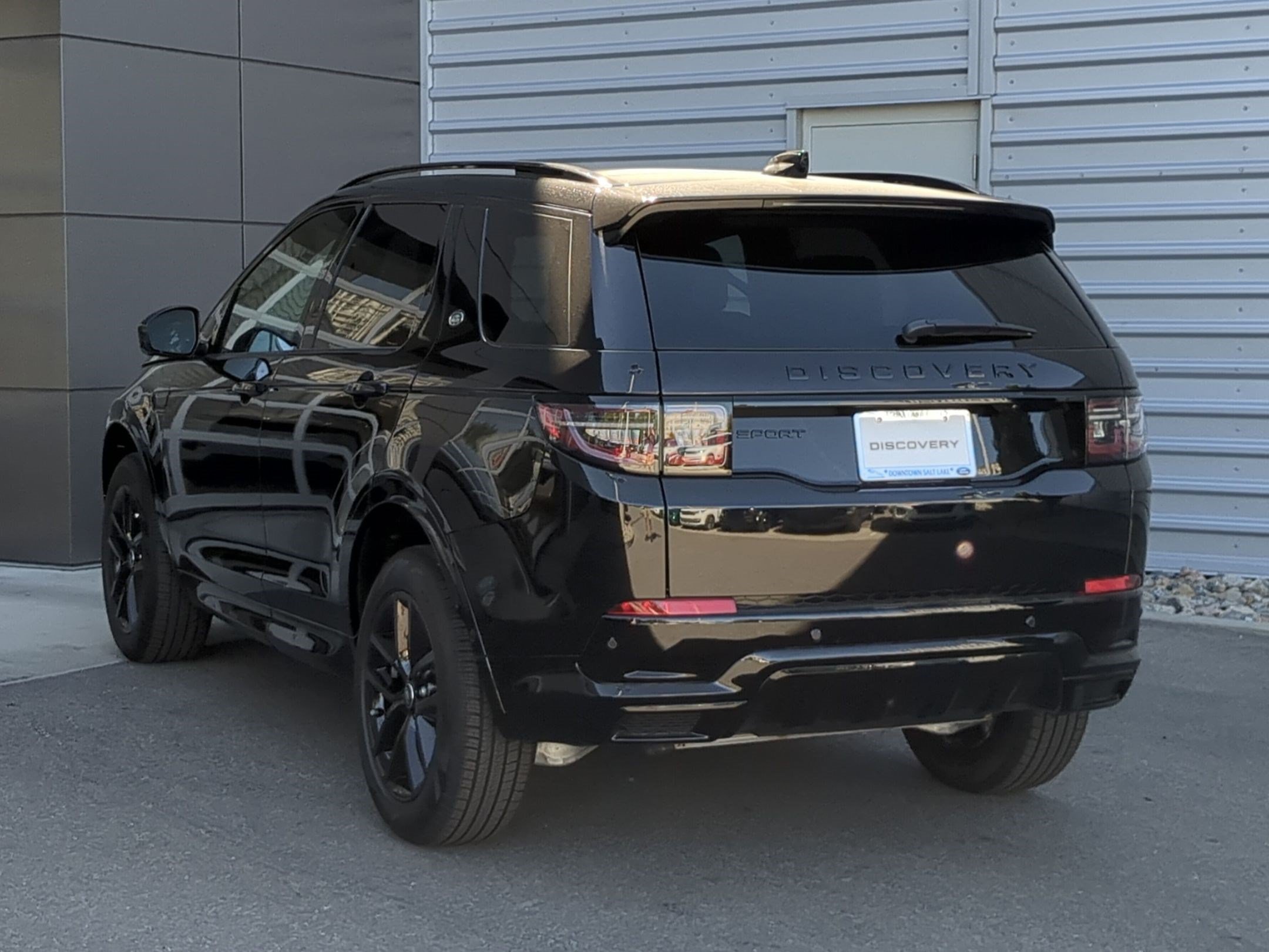 New 2026 Santorini Black Land Rover Landmark image 8