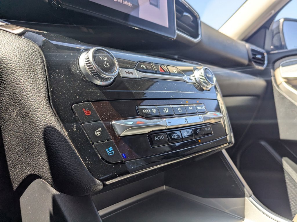 Used 2023  Ford Limited image 18