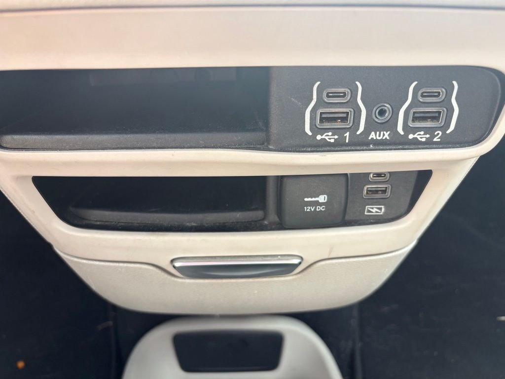 Used 2022 White Chrysler Touring L image 22