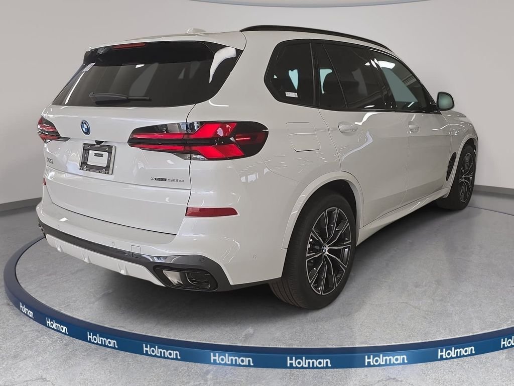 New 2026 Mineral White Metallic BMW xDrive50e image 4
