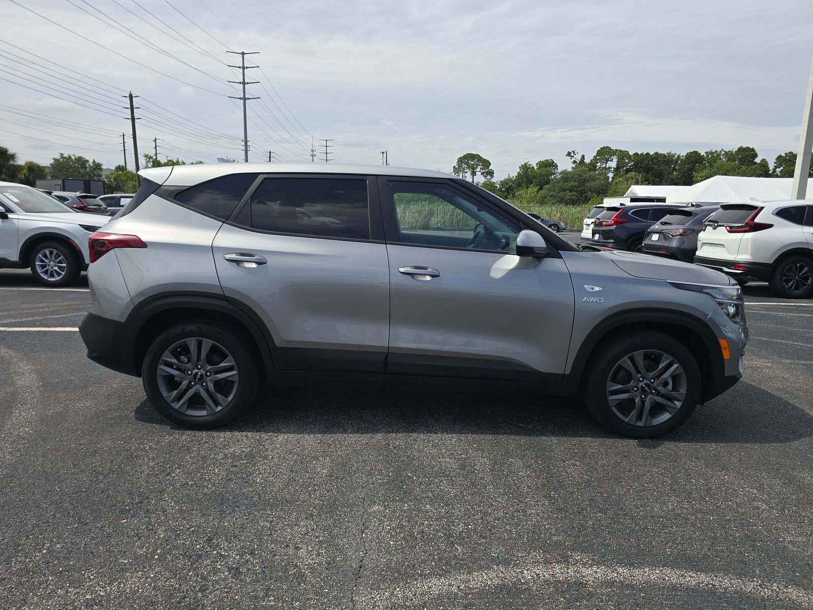 Used 2023 Gray Kia LX image 3