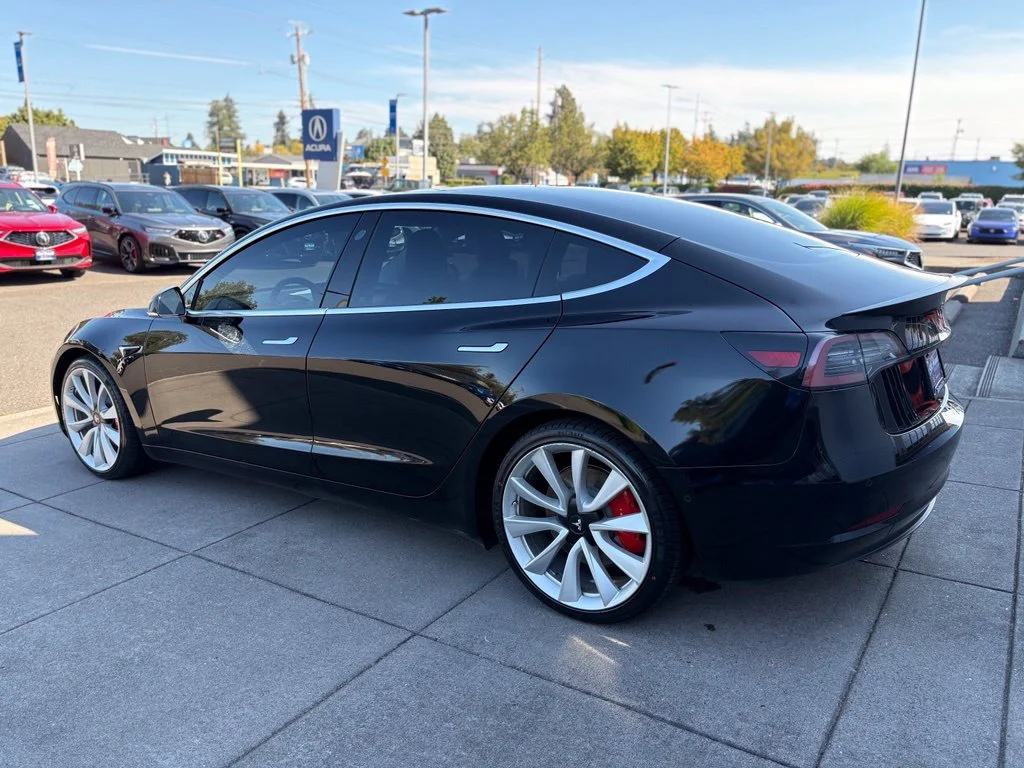 Used 2019 Black Tesla  image 9
