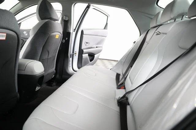 2025 Hyundai Elantra Limited - Photo 51