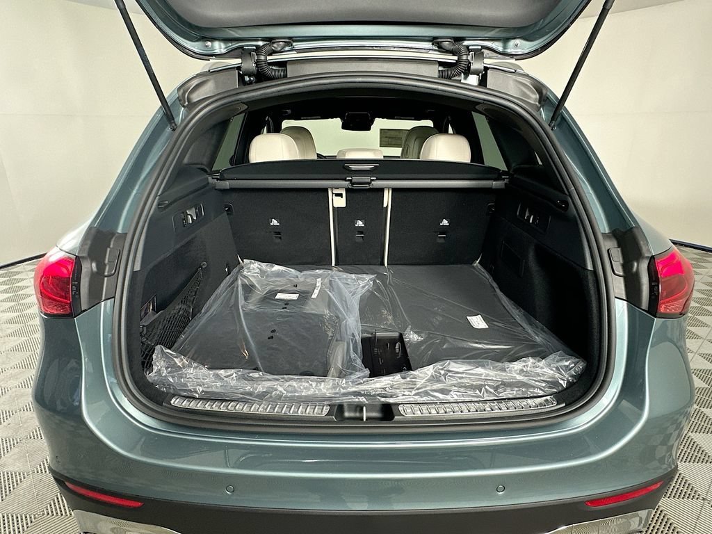 New 2026 Verde Silver Metallic Mercedes-Benz GLC 300 image 62