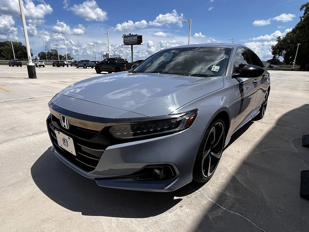 Used 2022 Sonic Gray Pearl Honda Sport image 6