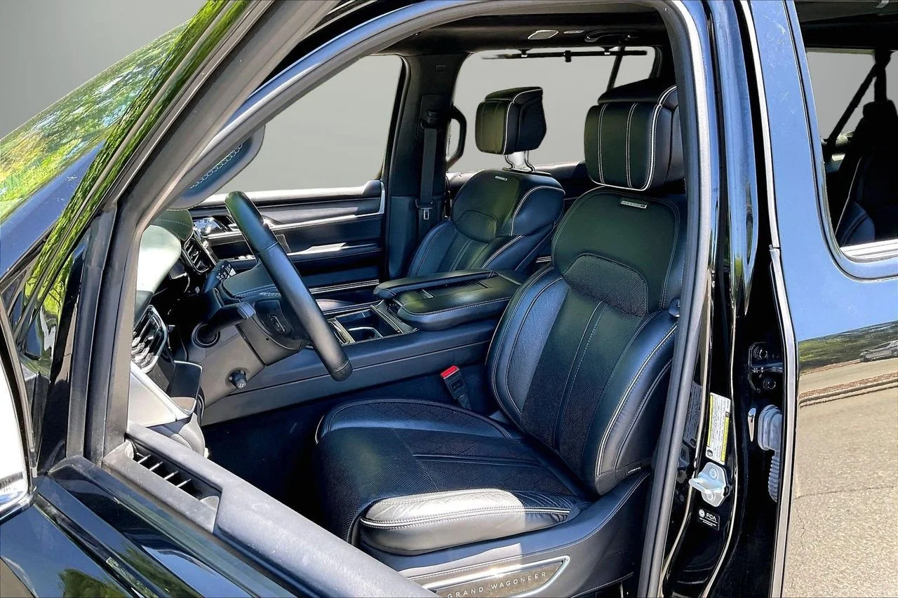 Used 2024 Black Jeep Series II image 23