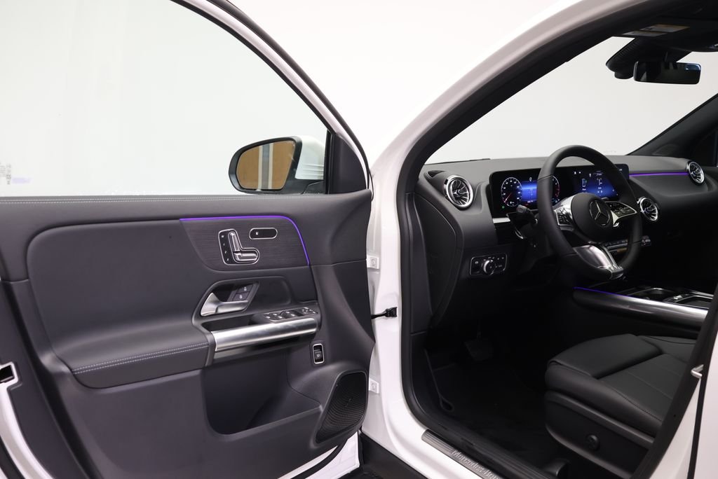 New 2026 Polar White Mercedes-Benz GLA 250 image 35