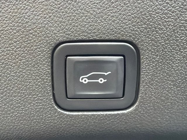 Used 2022 Gray Chevrolet LT image 19