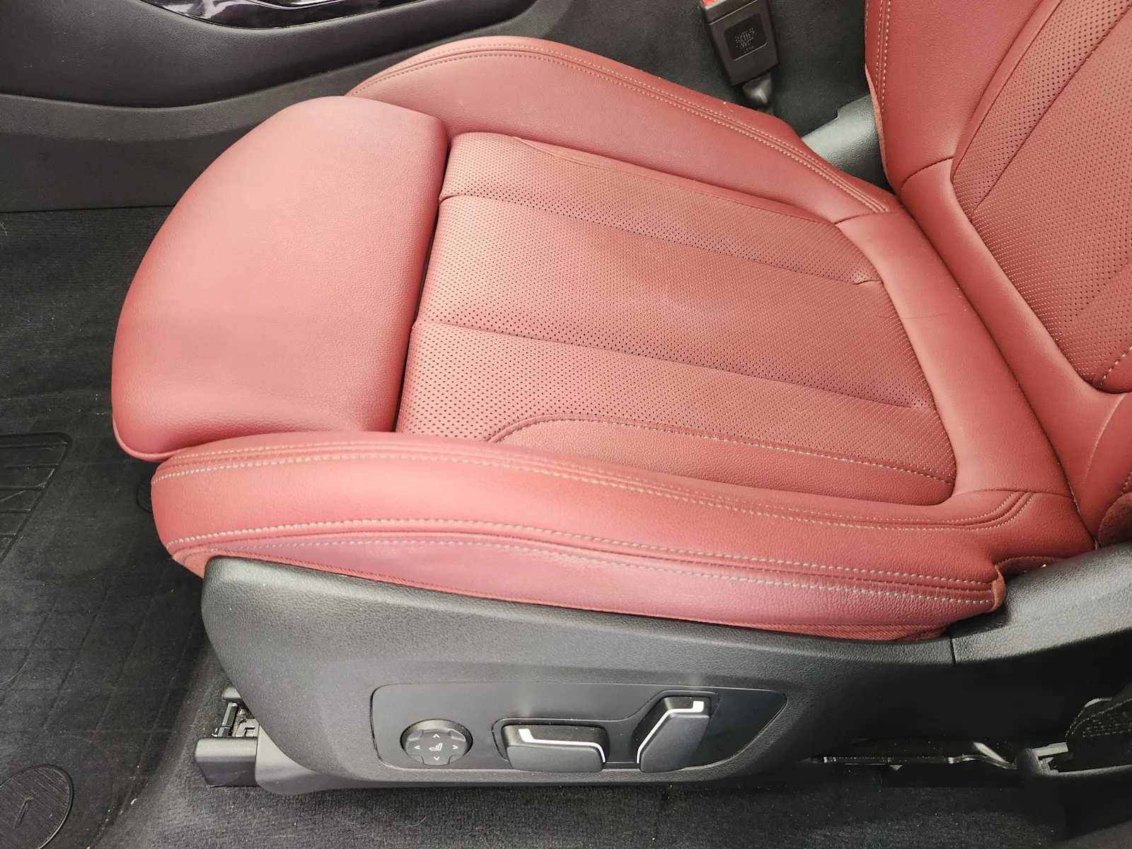 Certified Used 2024 Alpine White BMW xDrive30i image 16