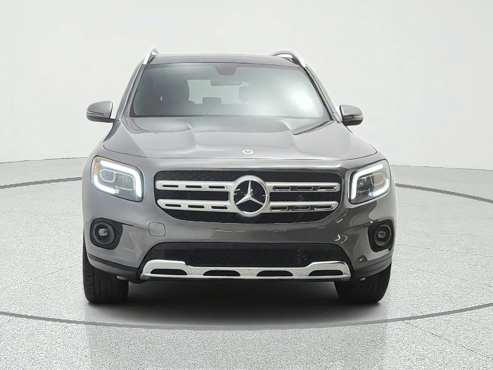 Used 2022 Mountain Grey Metallic Mercedes-Benz GLB 250 SUV image 2