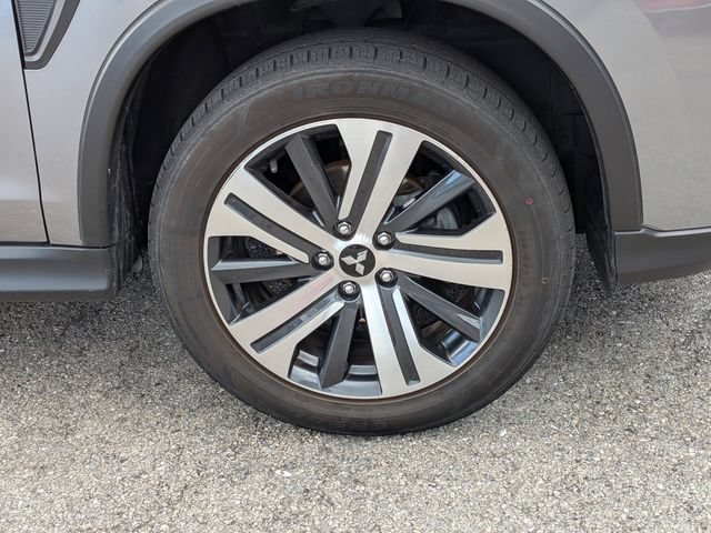 Used 2021 Mercury Gray Metallic Mitsubishi 2.0 ES image 12