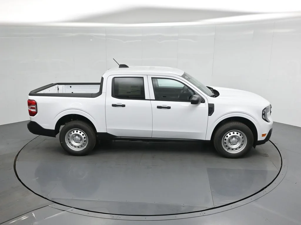 New 2026 Oxford White Ford XLT image 34