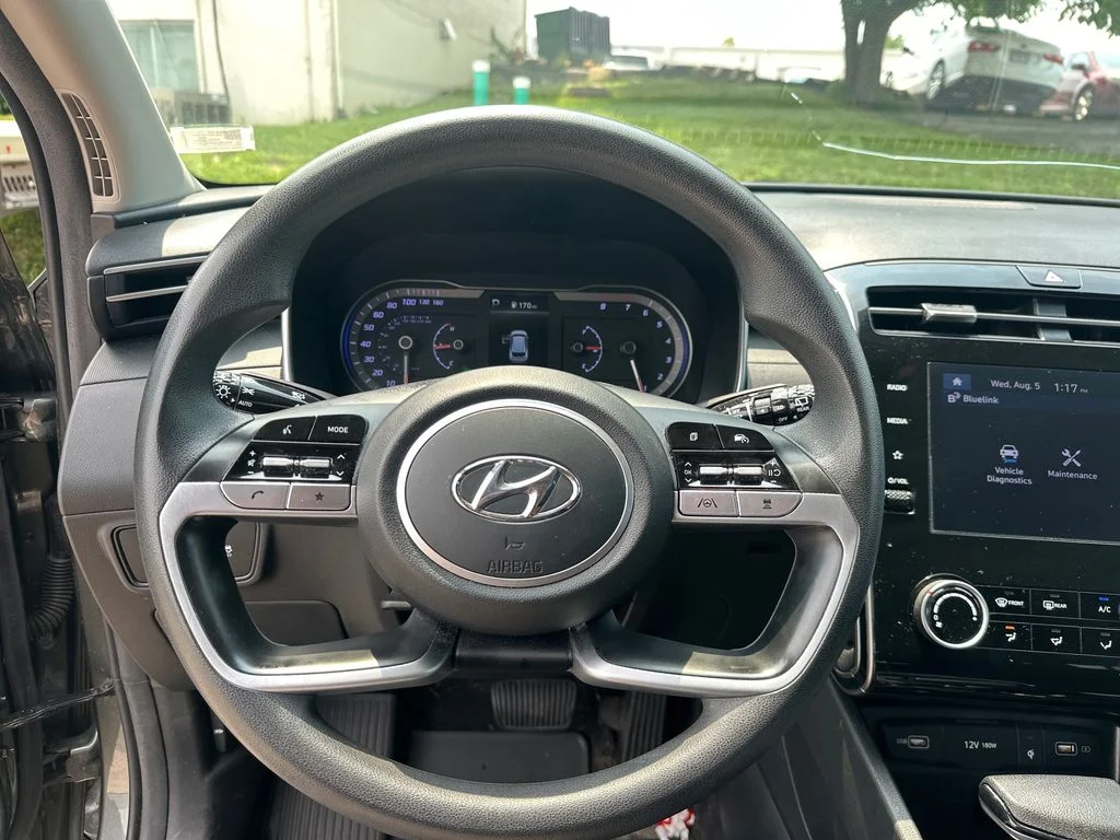 Used 2023 Amazon Gray Hyundai SEL image 13