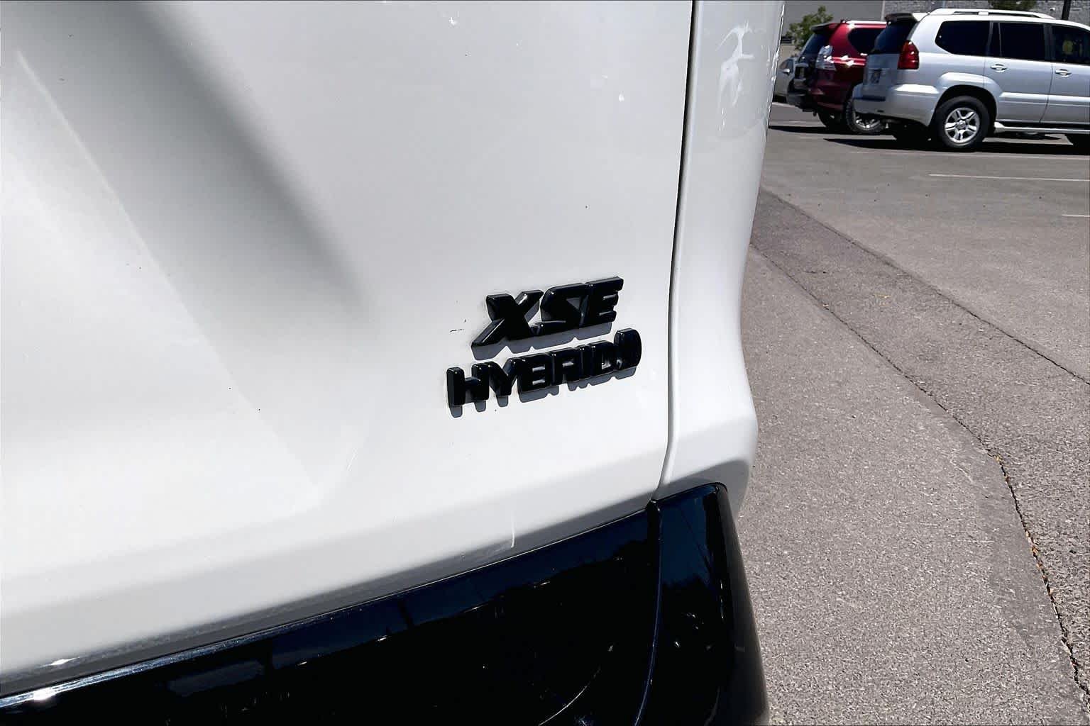 Used 2019 Blizzard Pearl w/Black Roof Toyota Hybrid XSE image 10