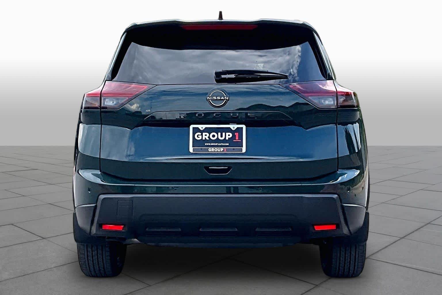 New 2027 Obsidian Green Pearl Nissan Dark Armor image 4