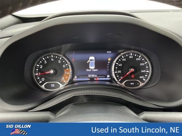 Used 2022 Graphite Gray Jeep Latitude image 11