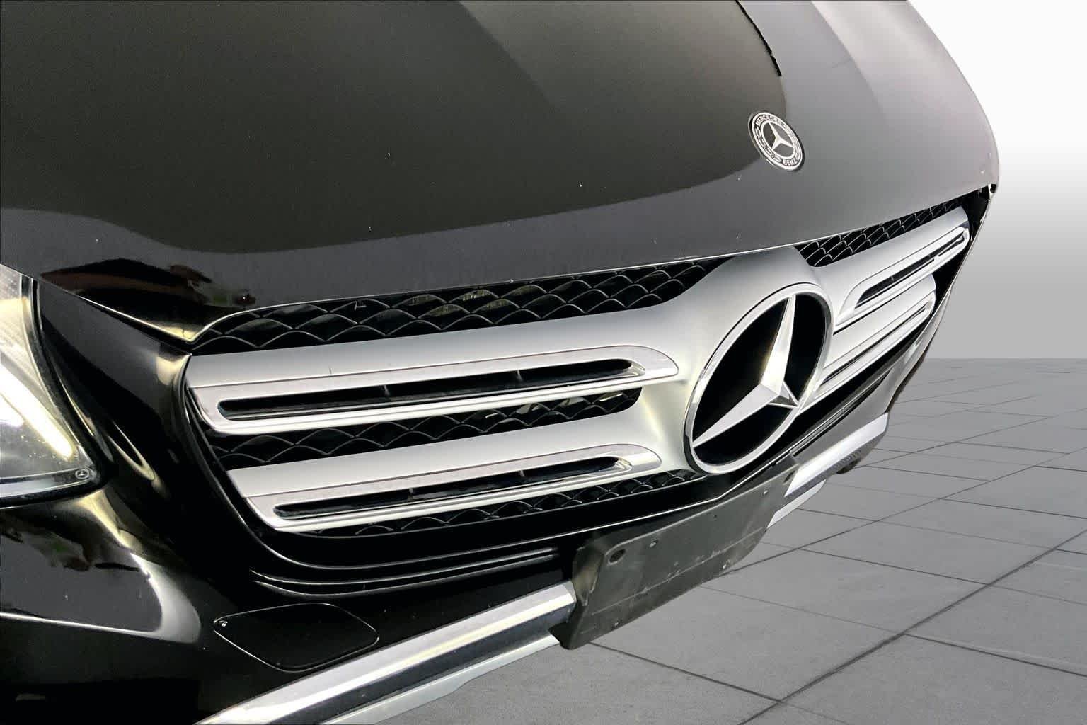 Used 2019 Black Mercedes-Benz GLC 300 image 29