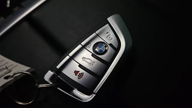Used 2022 Dark Graphite BMW xDrive40i image 21