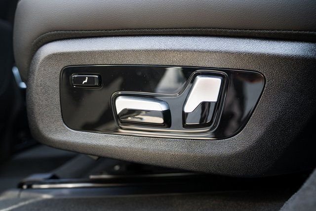 New 2026 Skyscraper Grey Metallic BMW xDrive40i image 36
