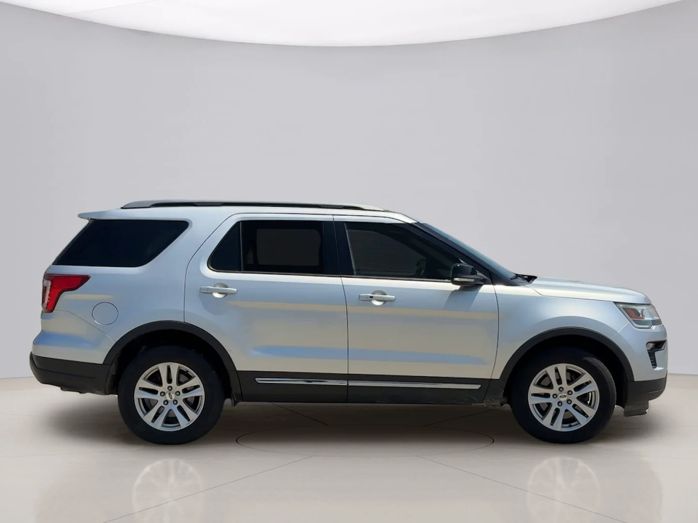 Used 2018 Silver Ford XLT image 6