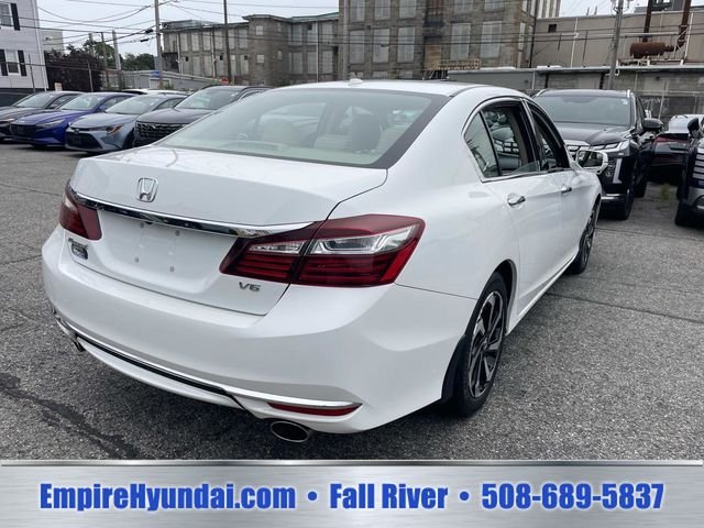 Used 2016 Lunar Silver Metallic Honda EX-L image 7