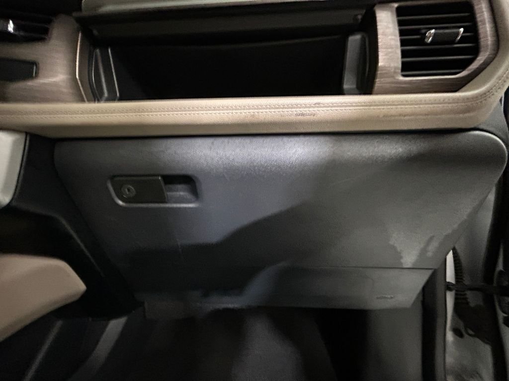 Used 2024 White Ford Limited image 24