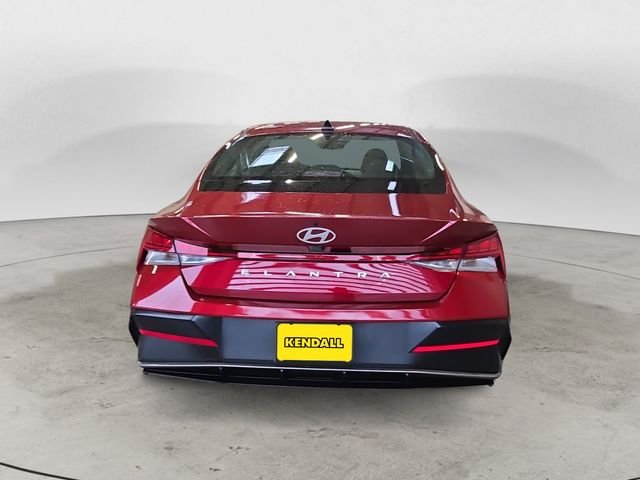 Certified Used 2025 Red Hyundai SEL Convenience image 6