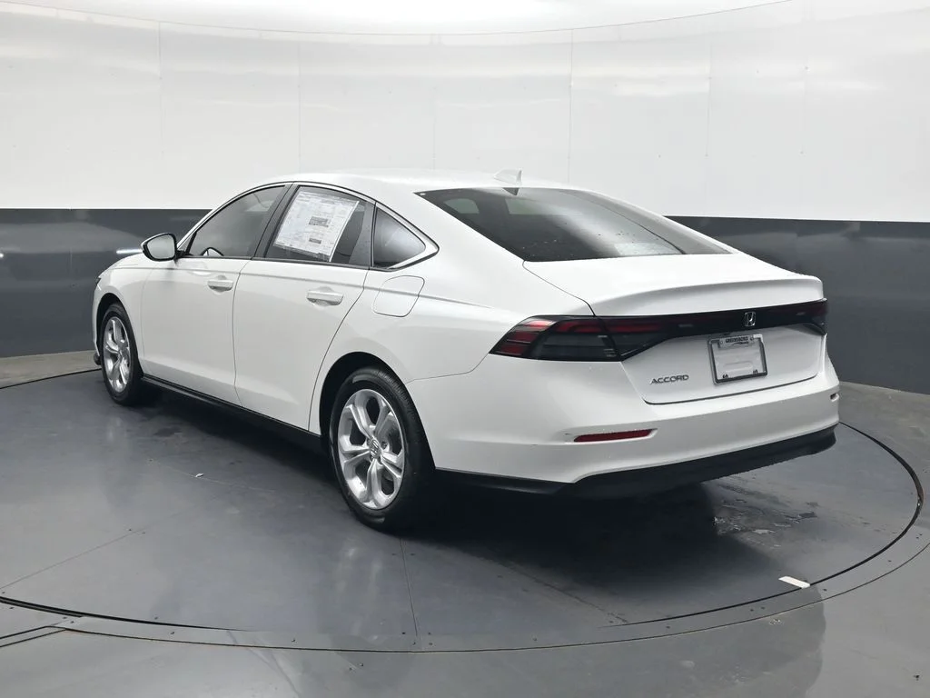 New 2026 Platinum White Pearl Honda LX image 6