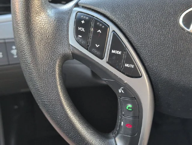 Used 2016 Red Hyundai SE image 15