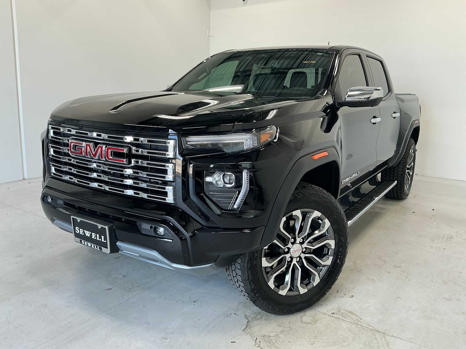 2025 GMC Canyon 4WD Denali Crew Cab Short Box's photo