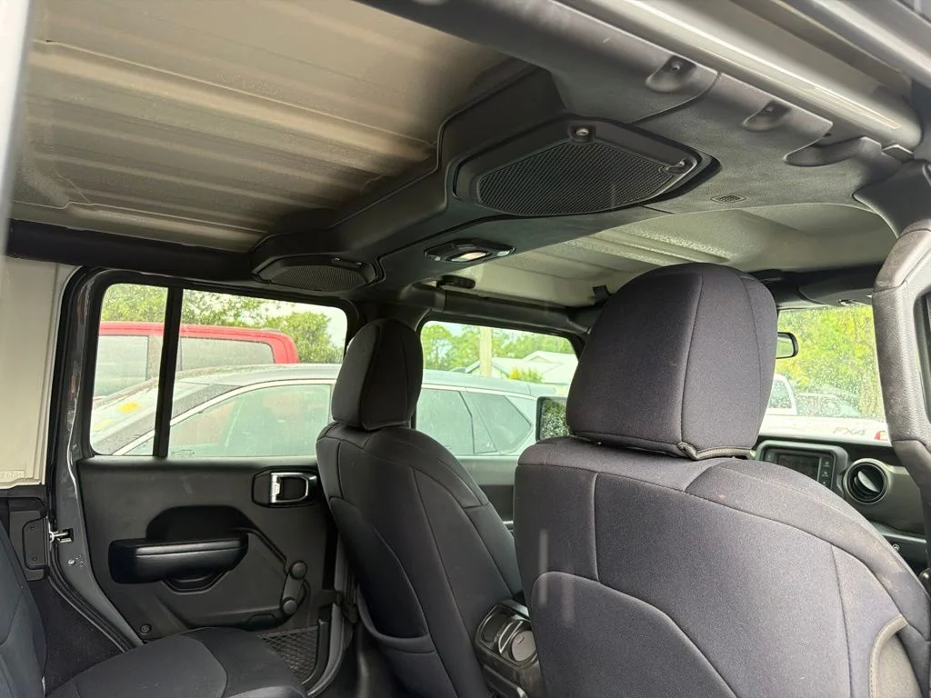 Used 2018 Gray Jeep Unlimited Sport image 12