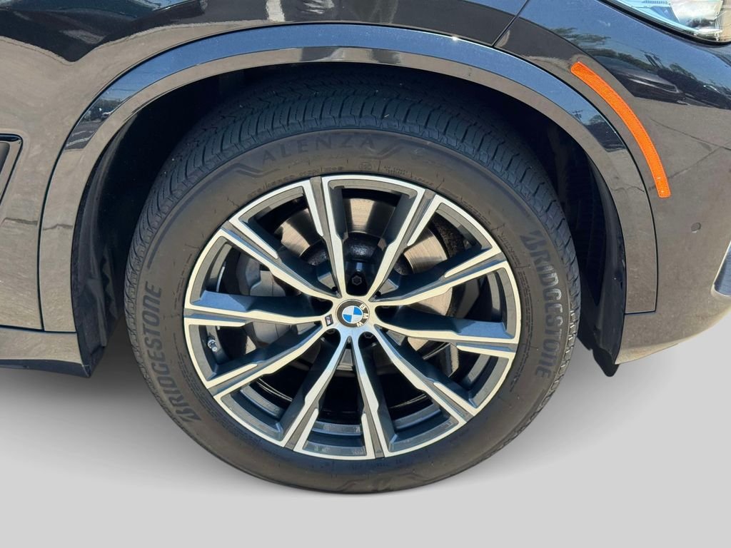 Certified Used 2023 Black Sapphire Metallic BMW xDrive40i image 7