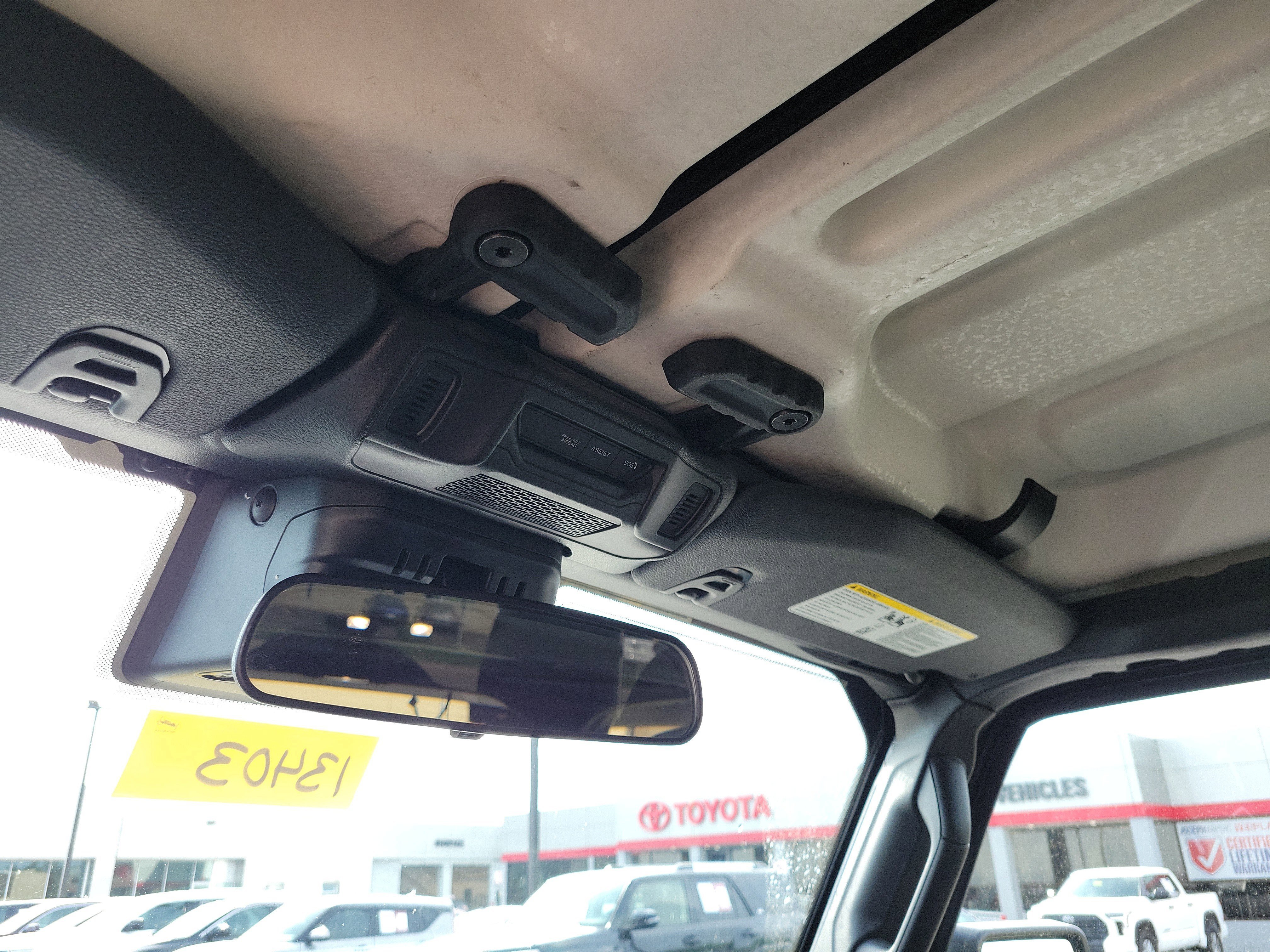 2025 Jeep Wrangler 4-Door Sahara - Photo 30