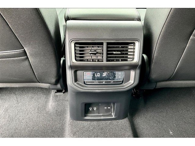 New 2026 Pure Gray Volkswagen 2.0T SE W/TECHNOLOGY image 9