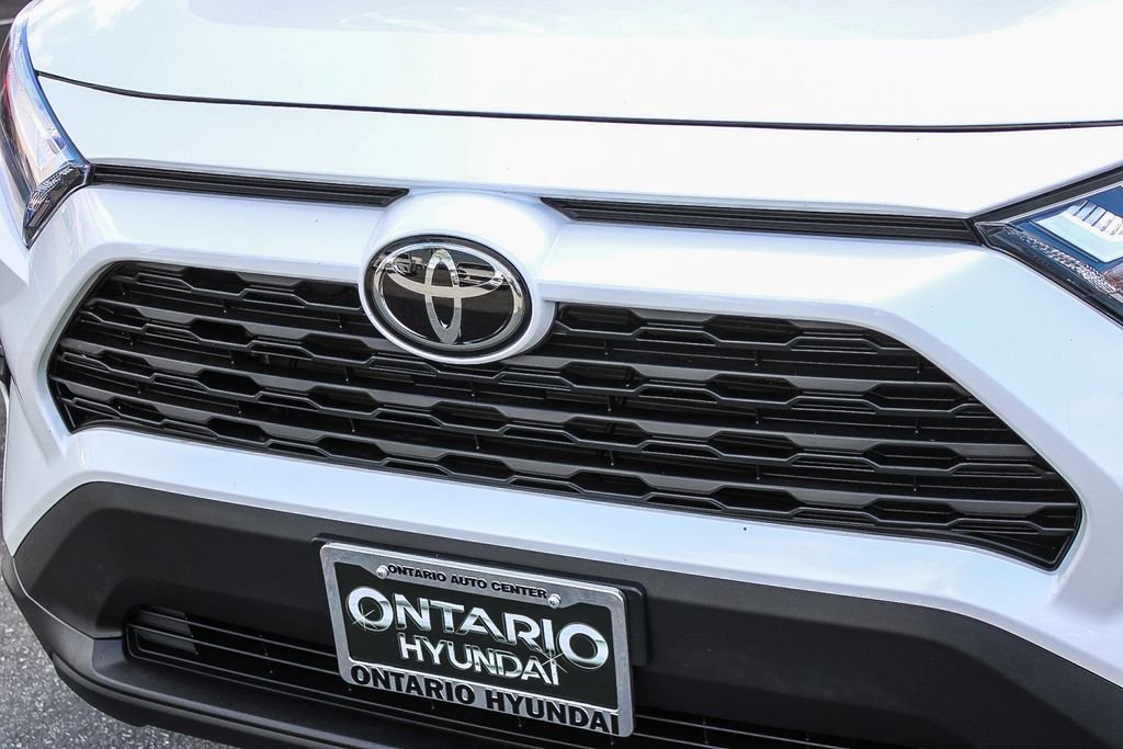 Used 2023 Beige Toyota XLE Premium image 6