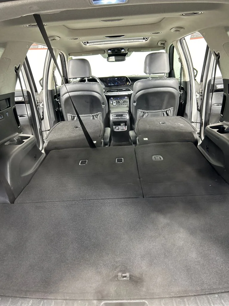 Used 2022 Silver Hyundai Limited image 23