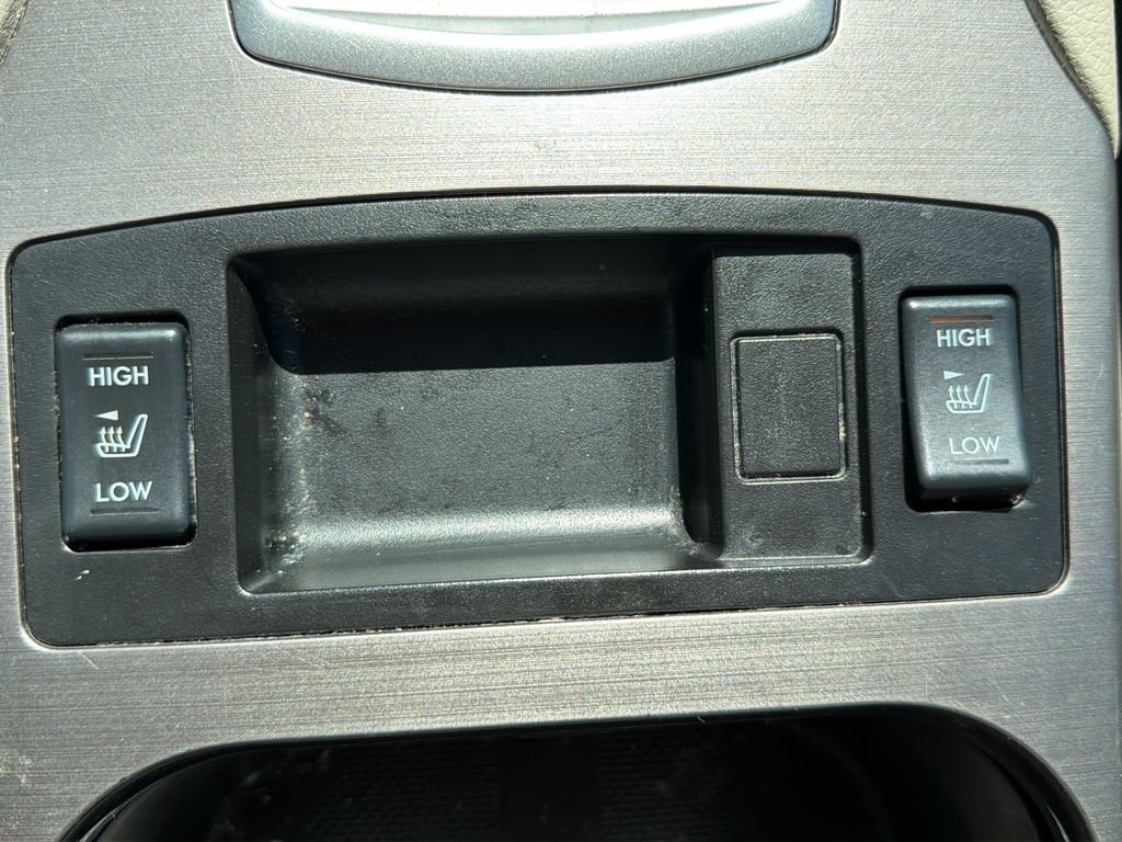 Used 2013 White Subaru 2.5i Premium image 13
