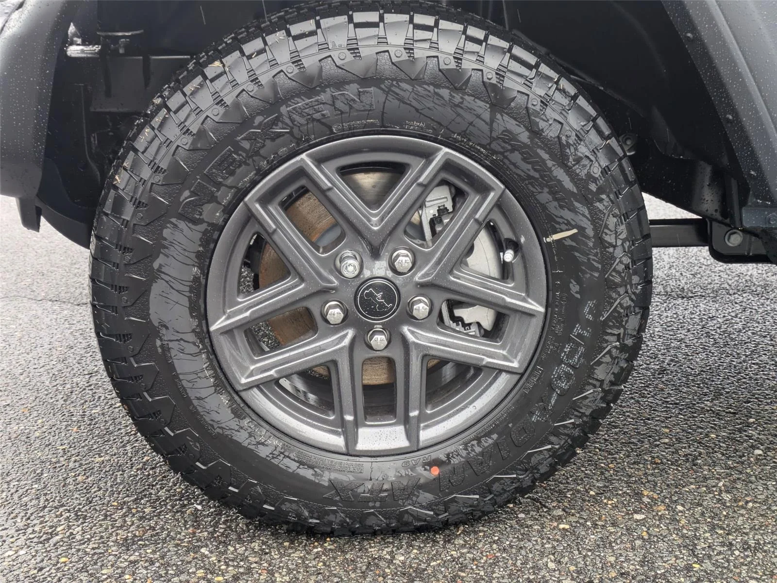 New 2025 Anvil Clear-Coat Exterior Paint Jeep Sport S image 10