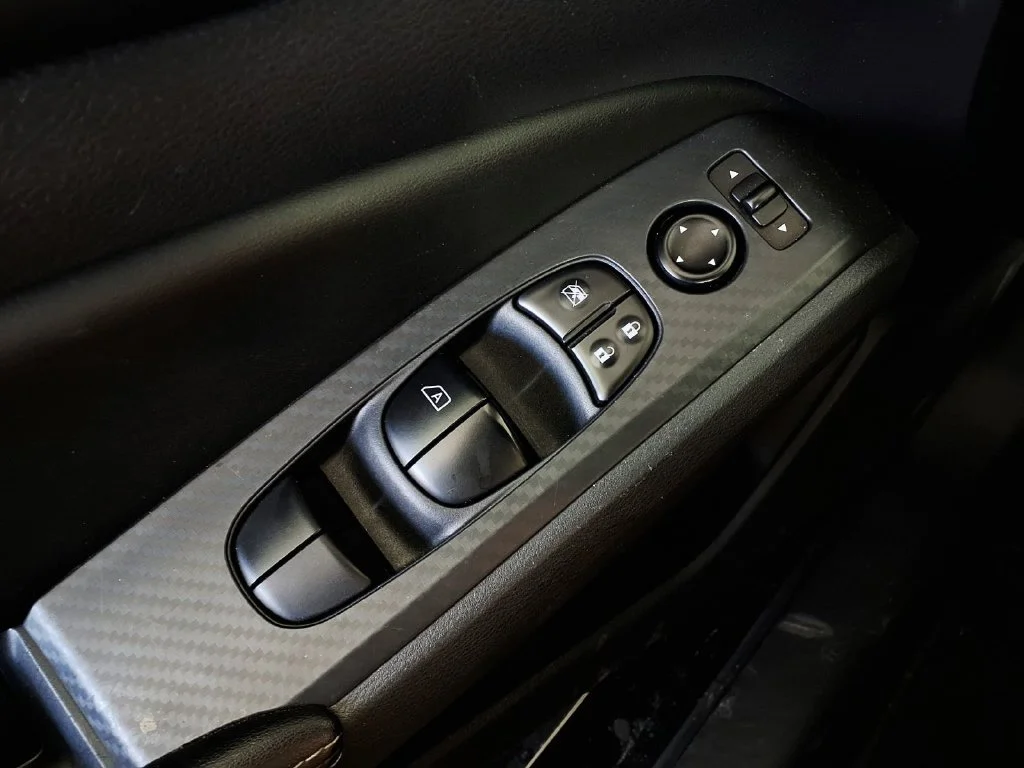 Used 2024 Super Black Nissan 2.5 SV image 25
