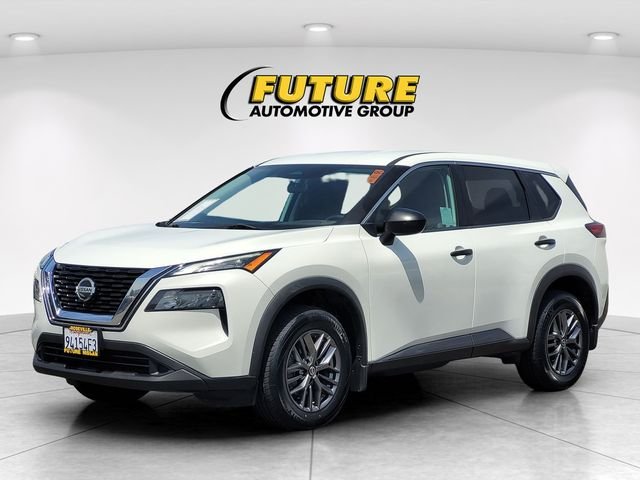 Used 2021 White Nissan S image 5