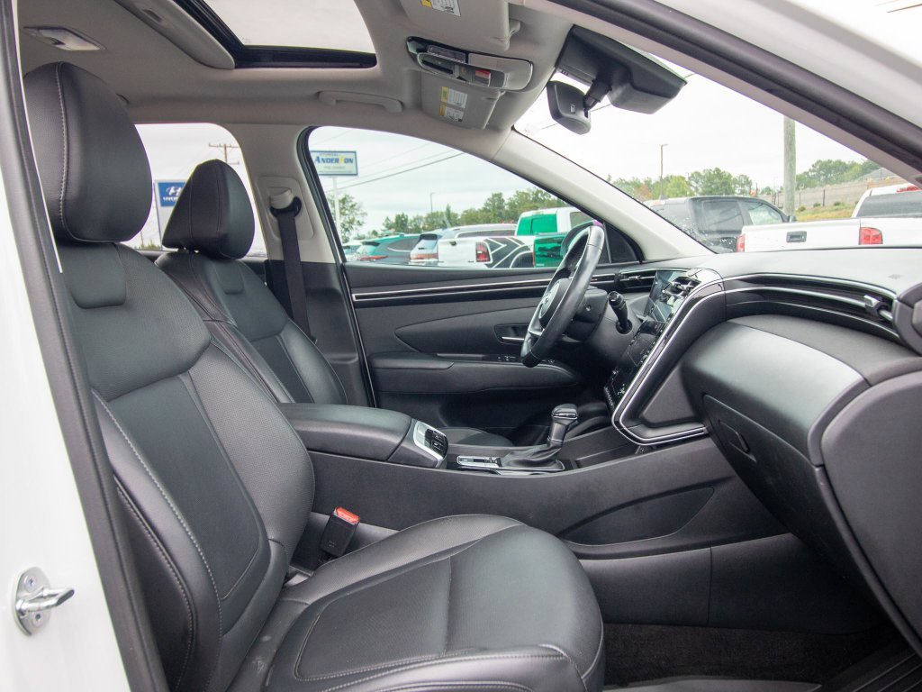 Used 2023 White Hyundai SEL image 19