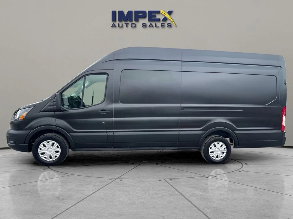Used 2023 White Ford Base image 2