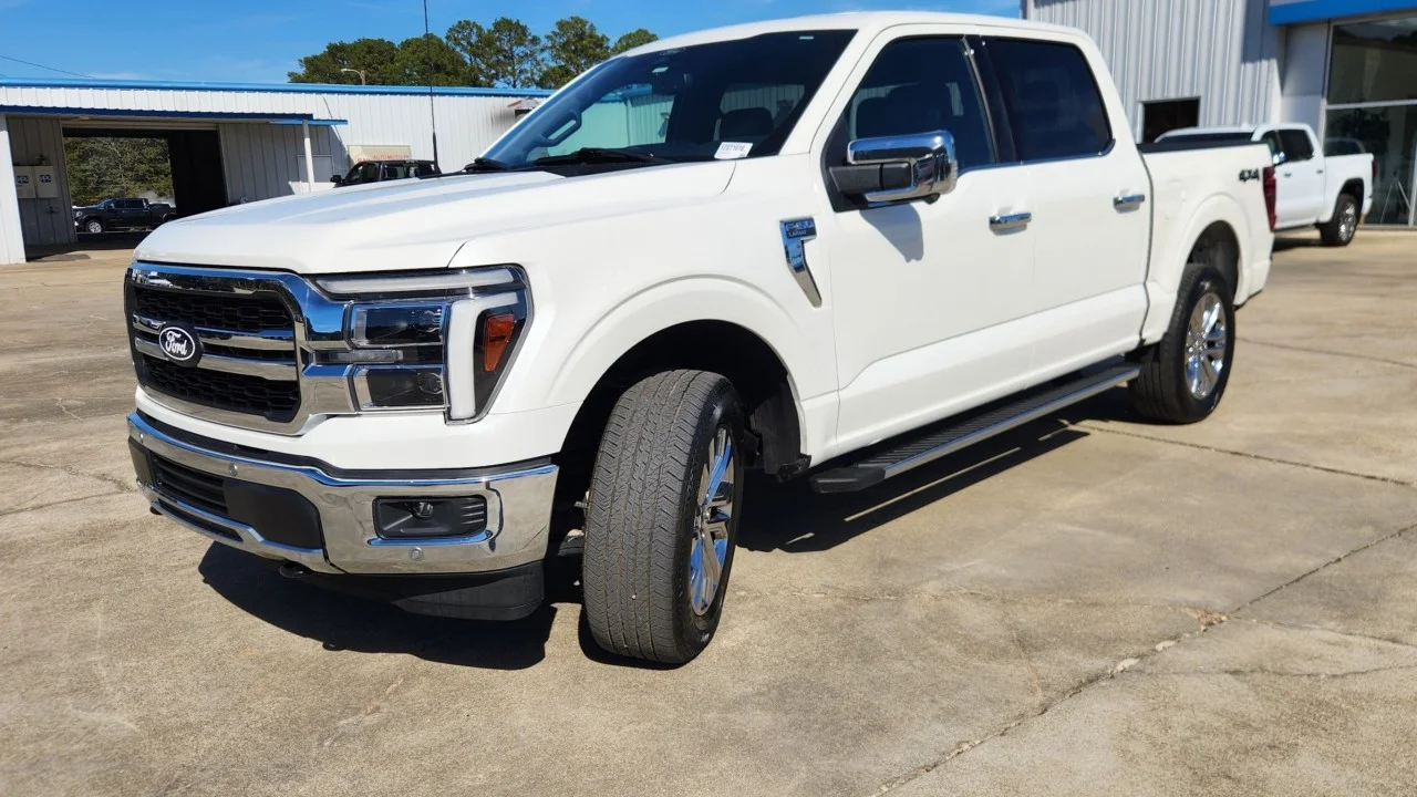Used 2025 White Ford LARIAT image 5