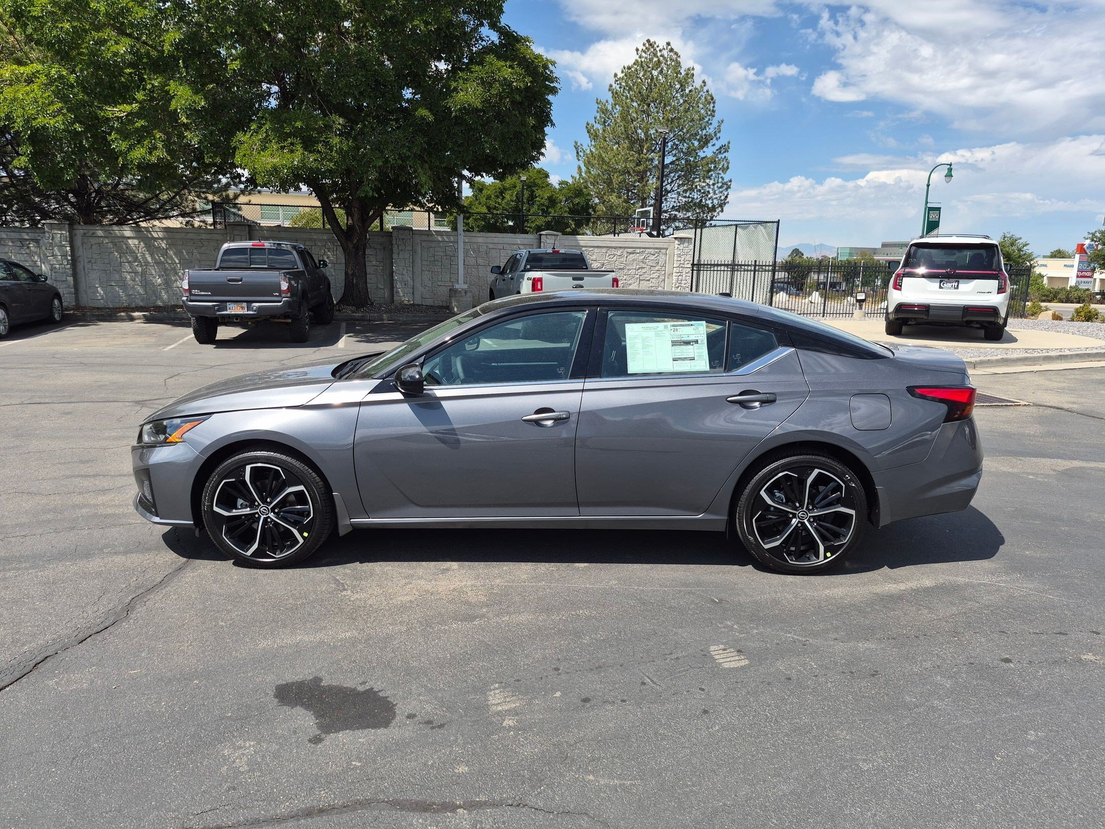 New 2026 Gun Metallic / Super Black Two-tone Nissan SR image 7