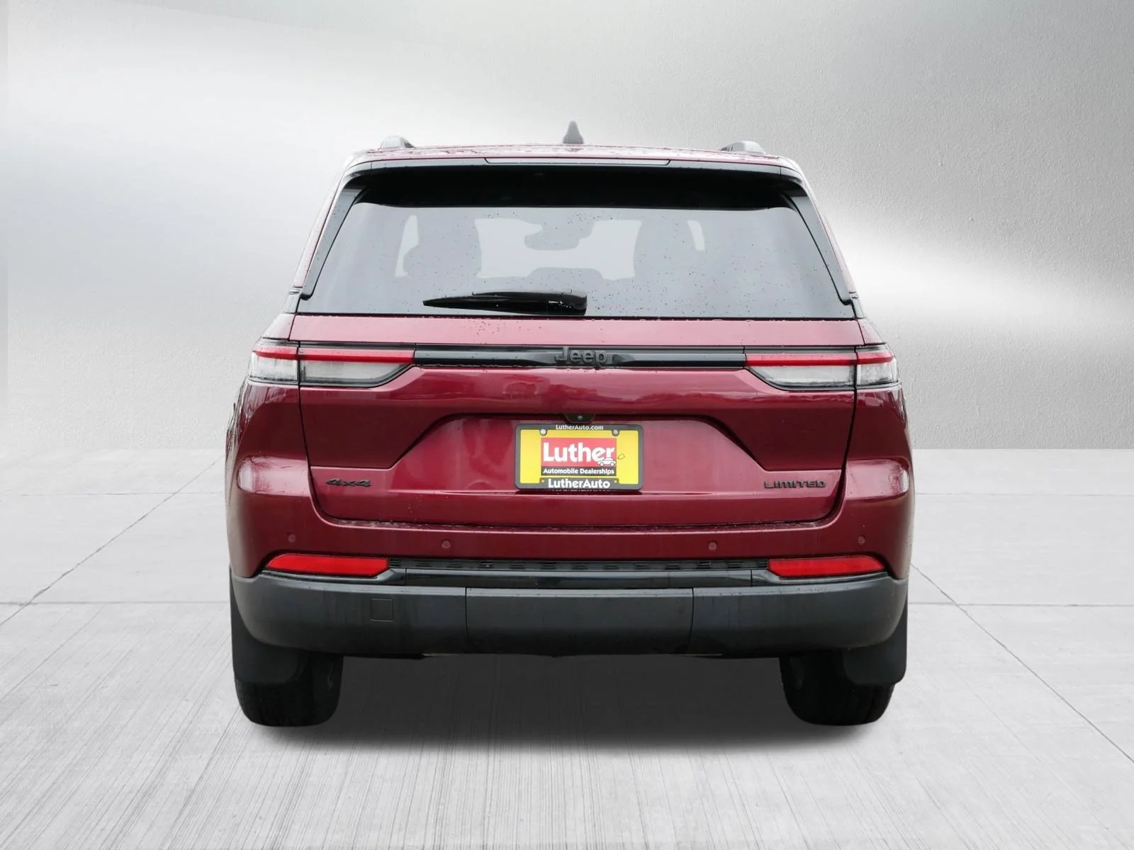Used 2023 Velvet Red Pearlcoat Jeep Limited image 6